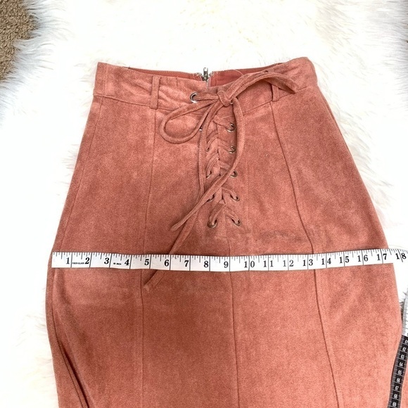 Gianni Bini Faux Suede Skirt - Picture 11 of 11